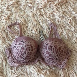 34C Victoria Secret bra